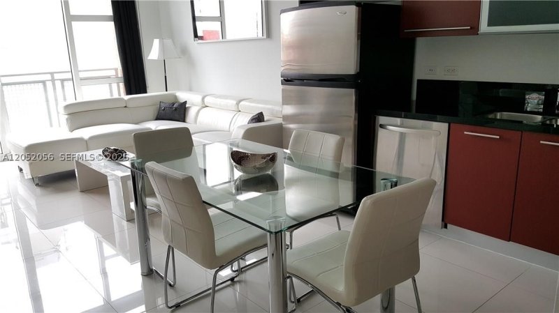 Apartment for rent at Vizcayne Everglades On The Bay 442