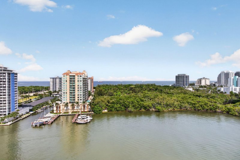 Condo for sale at The Corinthian 16e