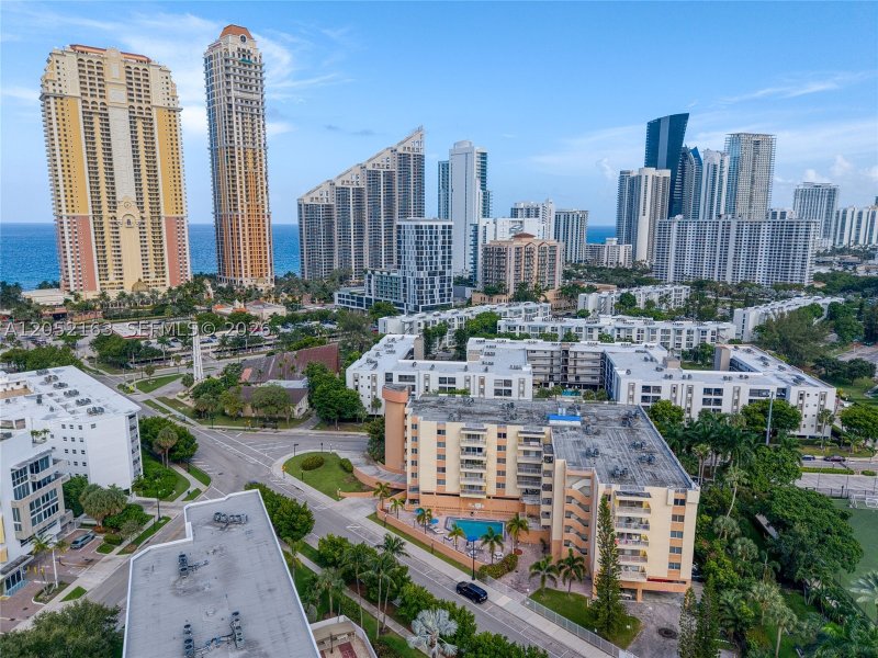 Condo for sale at Marbella Tower 711