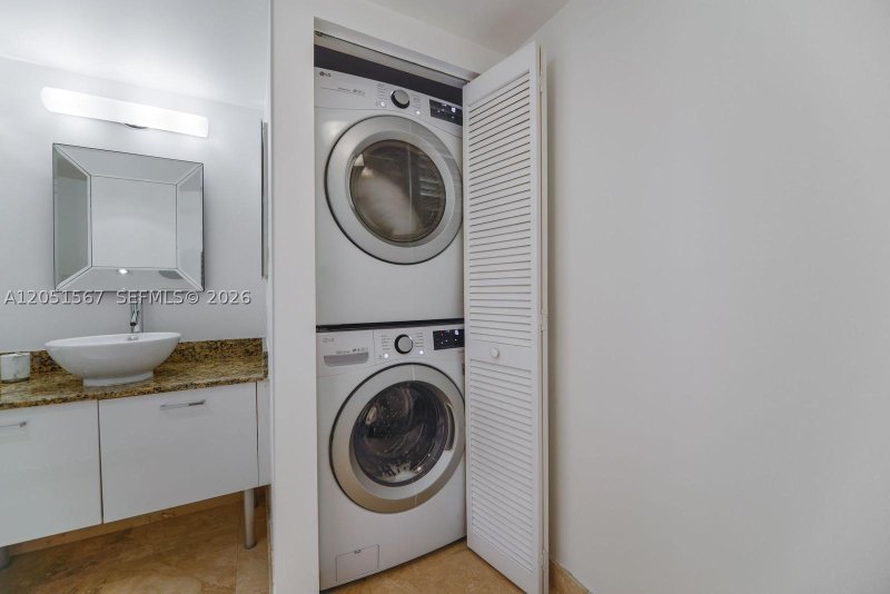 Apartment for rent at Brickell on the River South 2009