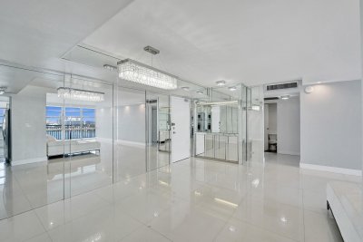 Comprar apartamento no Winston Towers 1401