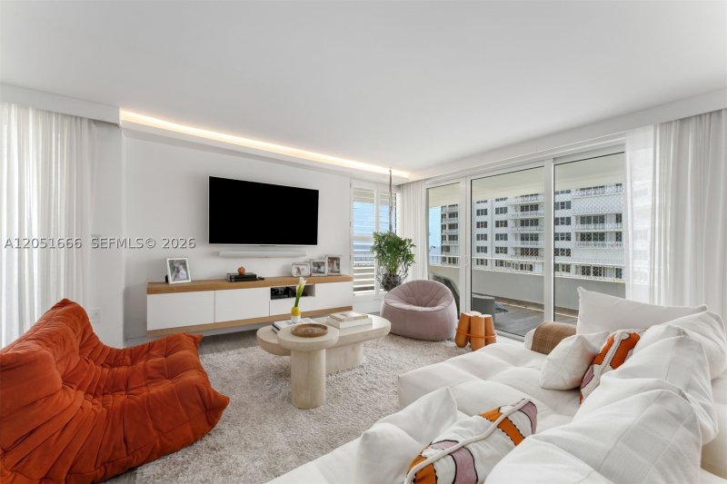Condo for sale at Commodore Club South 801