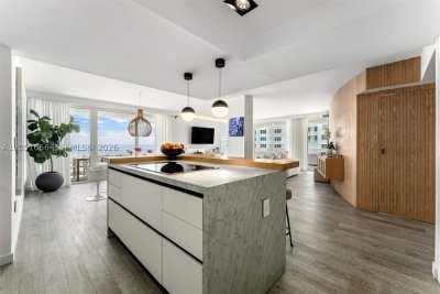 Comprar apartamento en Commodore Club South 801