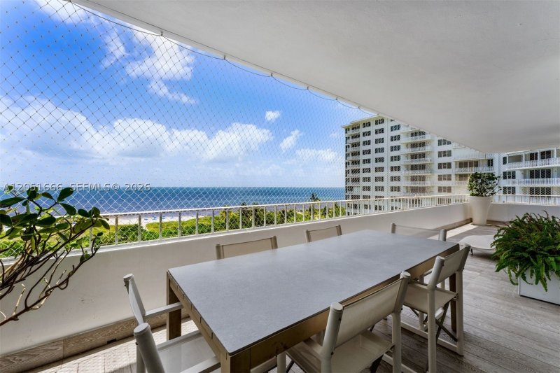 Condo for sale at Commodore Club South 801