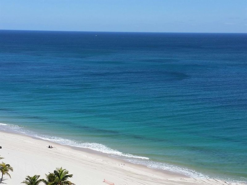 Condo for sale at Playa Del Mar 1408