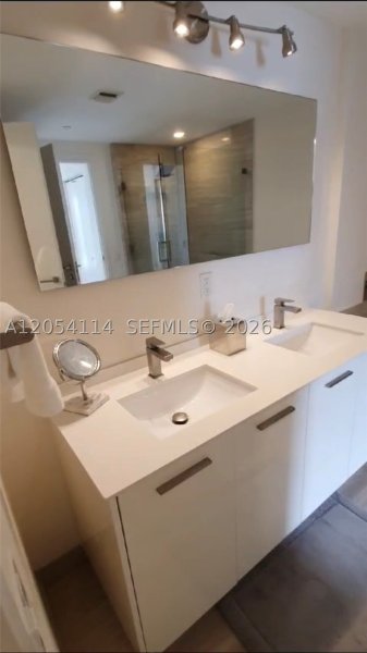Apartment for rent at Brickell House Condo 1107