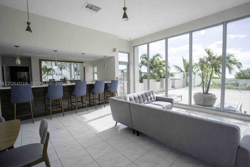 Apartment for rent at Four Winds Condo 505