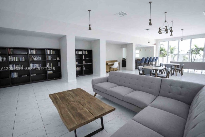 Apartment for rent at Four Winds Condo 505