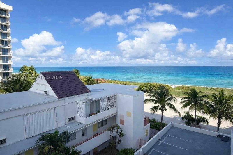 Apartment for rent at Four Winds Condo 505