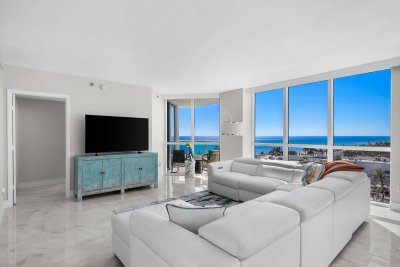 Las Olas Beach Club Apt #907