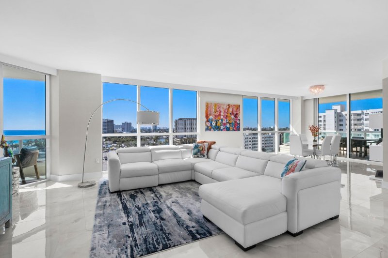 Condo for sale at Las Olas Beach Club 907