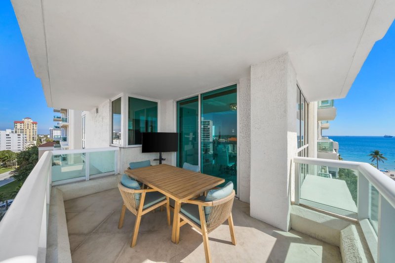 Condo for sale at Las Olas Beach Club 907