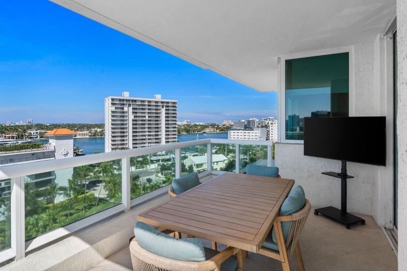Condo for sale at Las Olas Beach Club 907