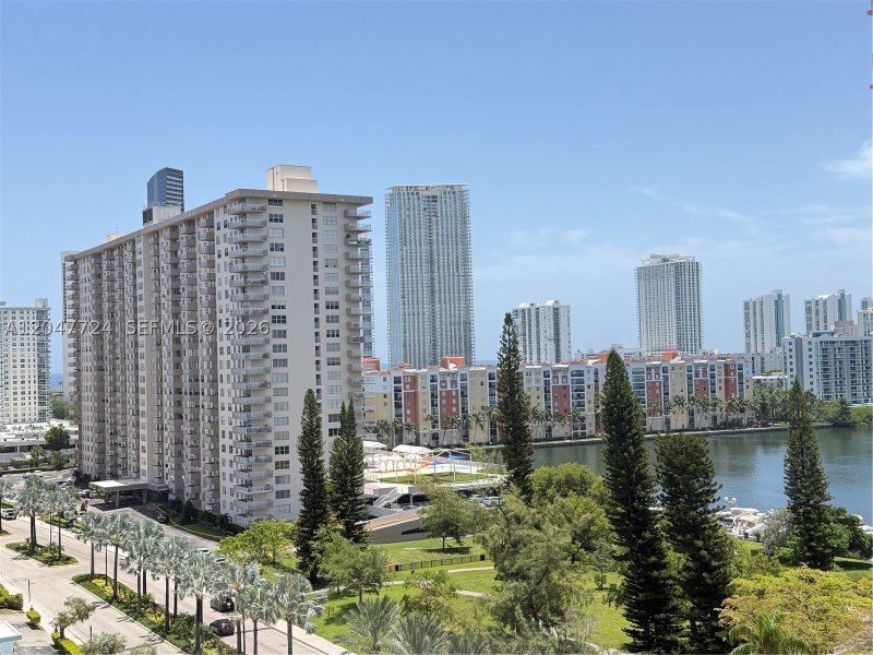 Comprar apartamento en Winston Towers 1208