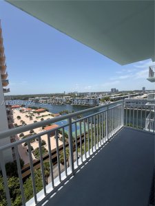 Comprar apartamento en Winston Towers 1208