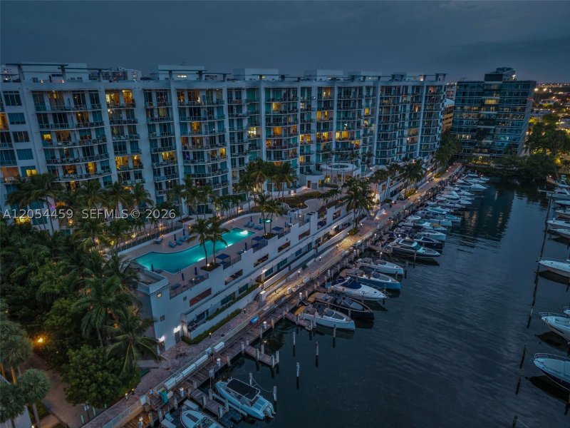 Comprar apartamento en Uptown Marina Lofts 714