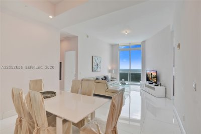 Aluguel de apartamento no Trump Tower One 4305