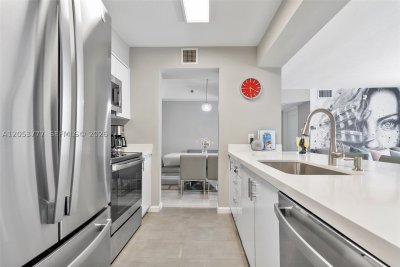 Comprar apartamento no The Club At Brickell Bay 2423