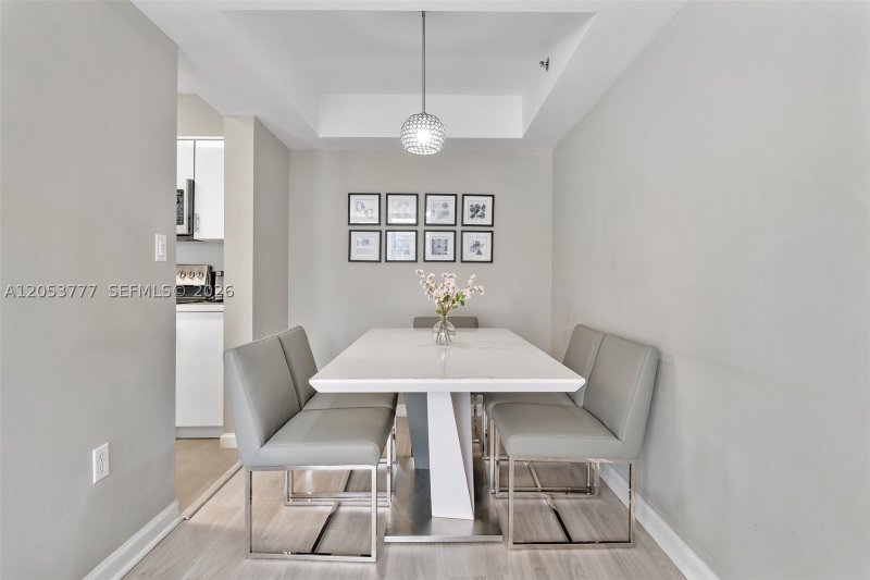 Comprar apartamento no The Club At Brickell Bay 2423