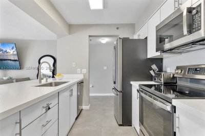 Comprar apartamento no The Club At Brickell Bay 2423