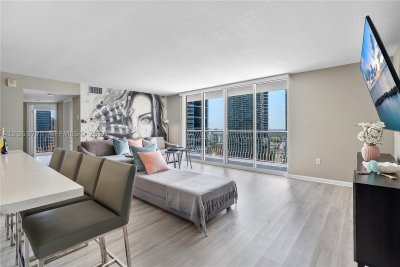 The Club At Brickell Bay Apt #2423