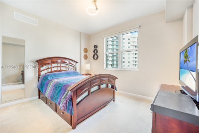 Aluguel de apartamento no 360 Condominium East 801