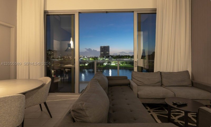 Apartment for rent at Hyde Beach House R304
