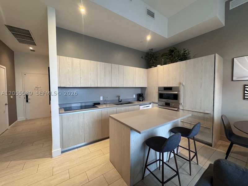 Apartment for rent at Hyde Beach House R304