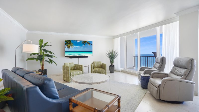 Condo for sale at Plaza South 12k