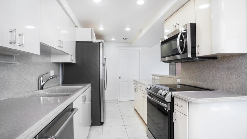 Condo for sale at Plaza South 12k