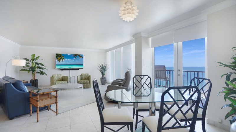 Condo for sale at Plaza South 12k