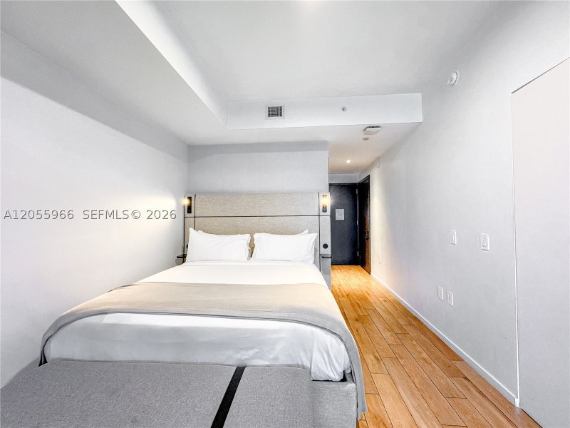 Condo for sale at The Elser Hotel and Residences 2007