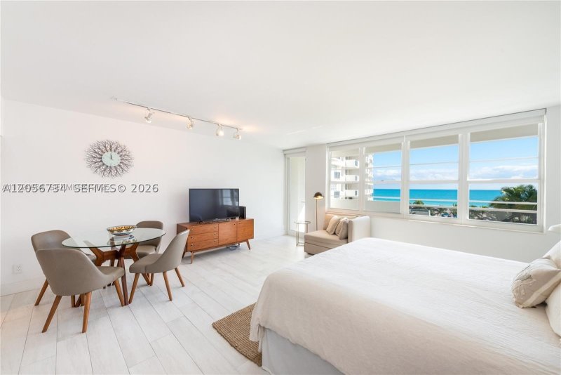 Apartment for rent at Oceania 1 619