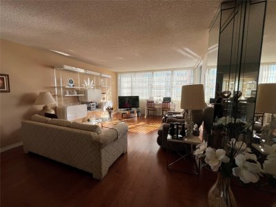 Comprar apartamento en Trafalgar Towers 707