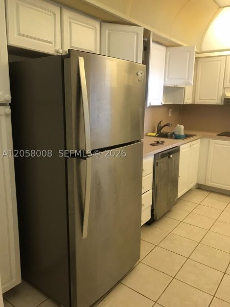 Apartment for rent at Ocean View 1018