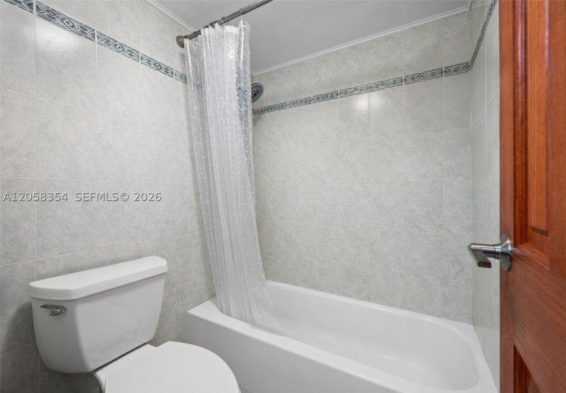 Condo for sale at Parker Plaza Estates 1701