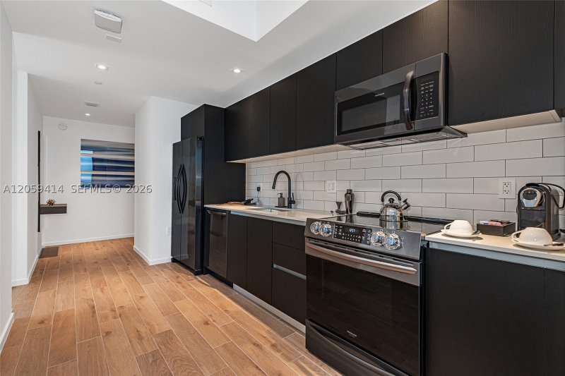 Property photo # 4
