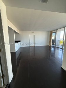 Comprar apartamento no Blue Bay Tower 802