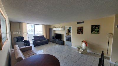 Comprar apartamento en Plaza Towers North 1103