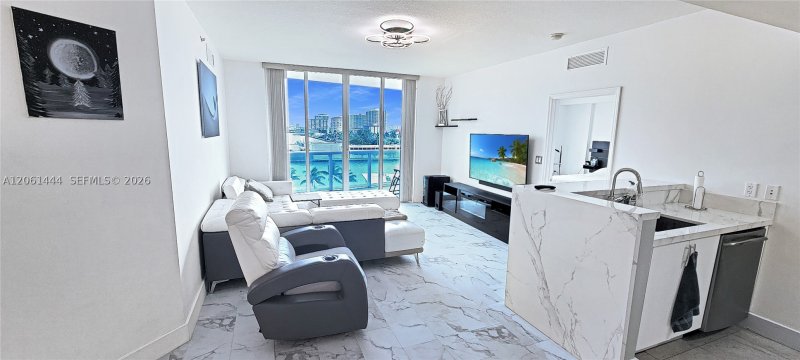 Condo for sale at 360 Condominium East 708