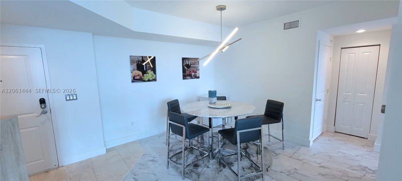Condo for sale at 360 Condominium East 708
