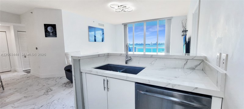 Condo for sale at 360 Condominium East 708