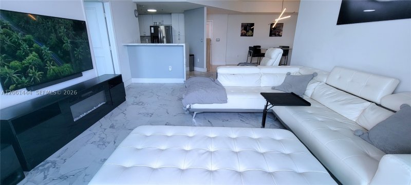 Condo for sale at 360 Condominium East 708