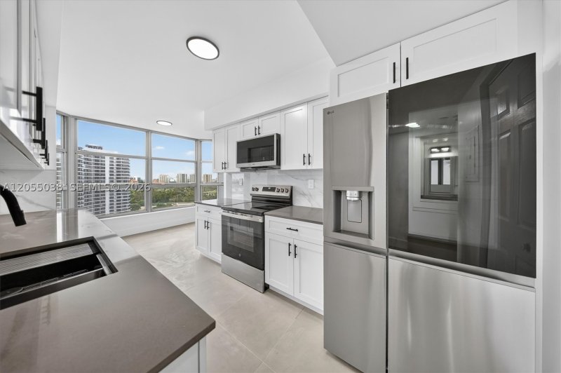 Condo for sale at Mystic Pointe 500 1606