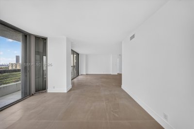 Comprar apartamento en Mystic Pointe 500 1606