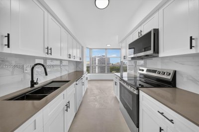 Comprar apartamento en Mystic Pointe 500 1606