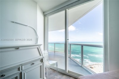 Aluguel de apartamento no La Gorce Palace 2802