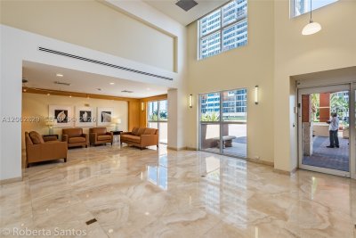 Aluguel de apartamento no 2080 Ocean Drive 804