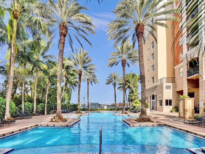 Alquiler de apartamento en Porto Bellagio 1309