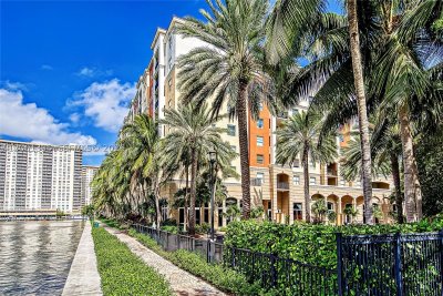 Alquiler de apartamento en Porto Bellagio 1309
